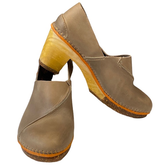 the art company Shoes - NWOT The art company Amsterdam clogs